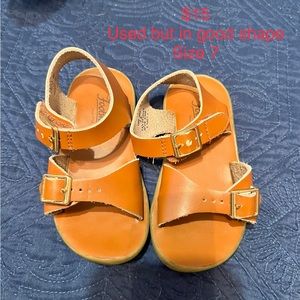 Footmates boy leather sandals.  Size 7 . Used but in good shape!